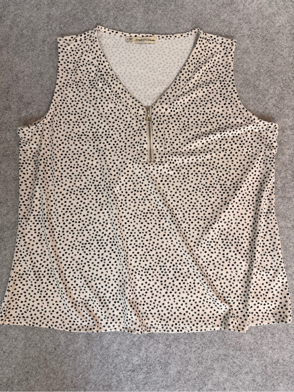 FLT Studio Sleeveless Zip Neck Blouse White Black Speckled Print Women’s XL